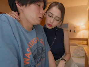 Cháu có muốn nếm thử mùi lồn của cô không