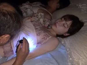 Lộ mặt, trần trụi về ngoại hình, xuất tinh vào bạn gái vừa mới tốt nghiệp giáo viên mẫu giáo,